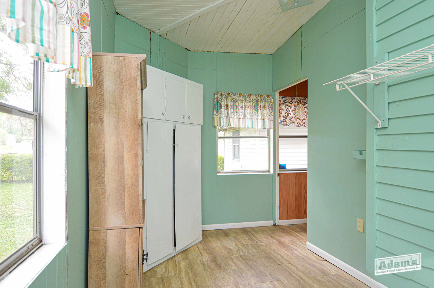 501 S Van Buren-09