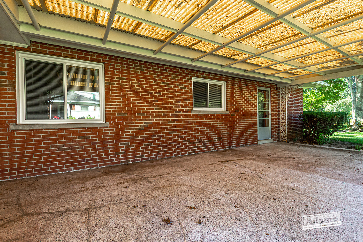 28 Shady Ln-18