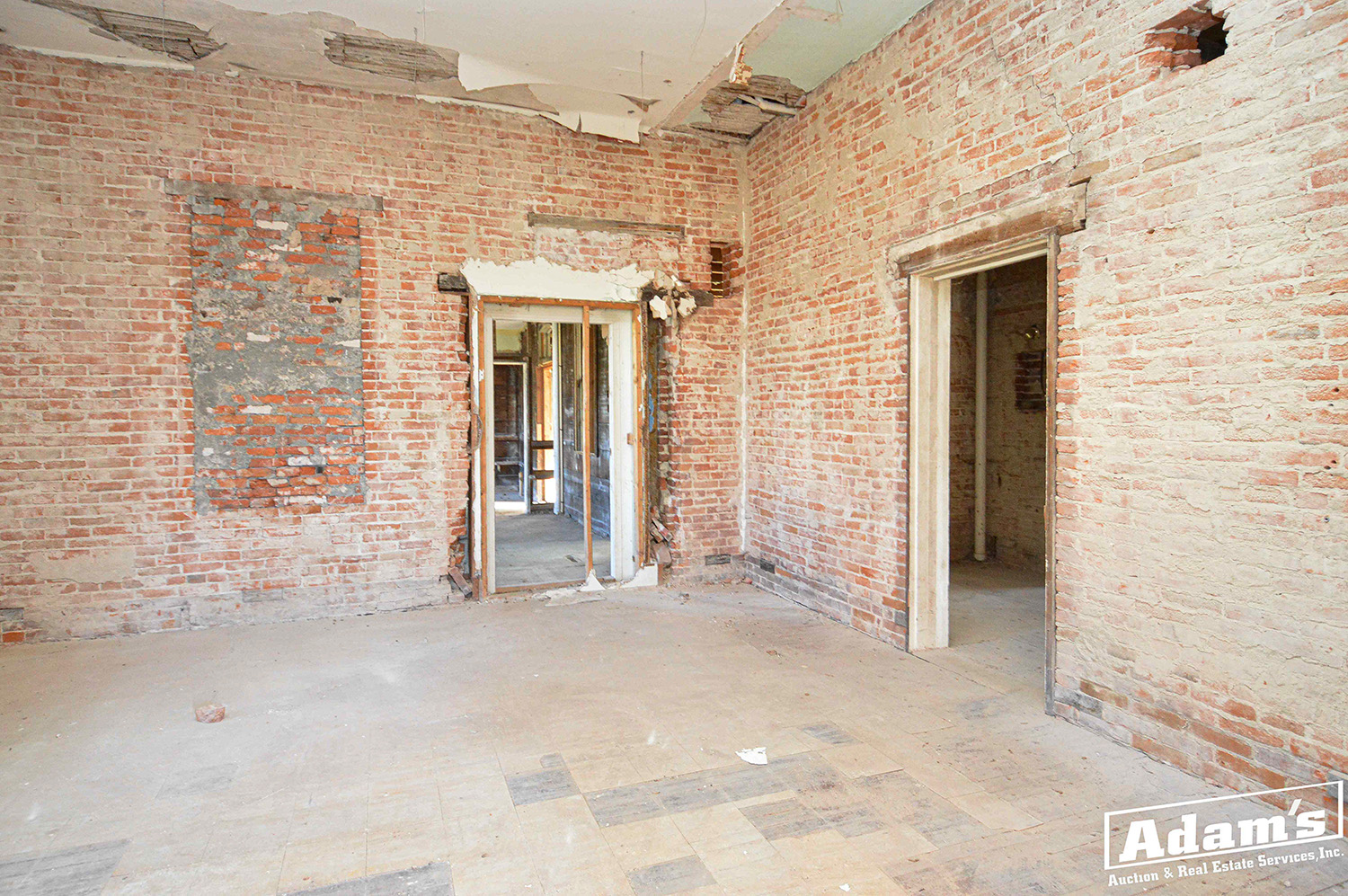312 E Church St-10