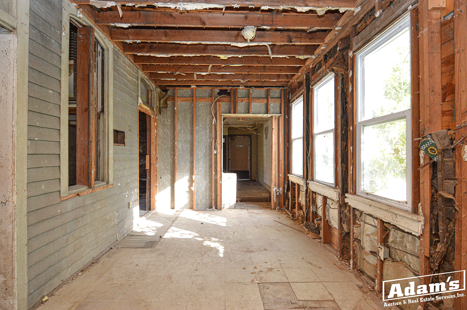 312 E Church St-12