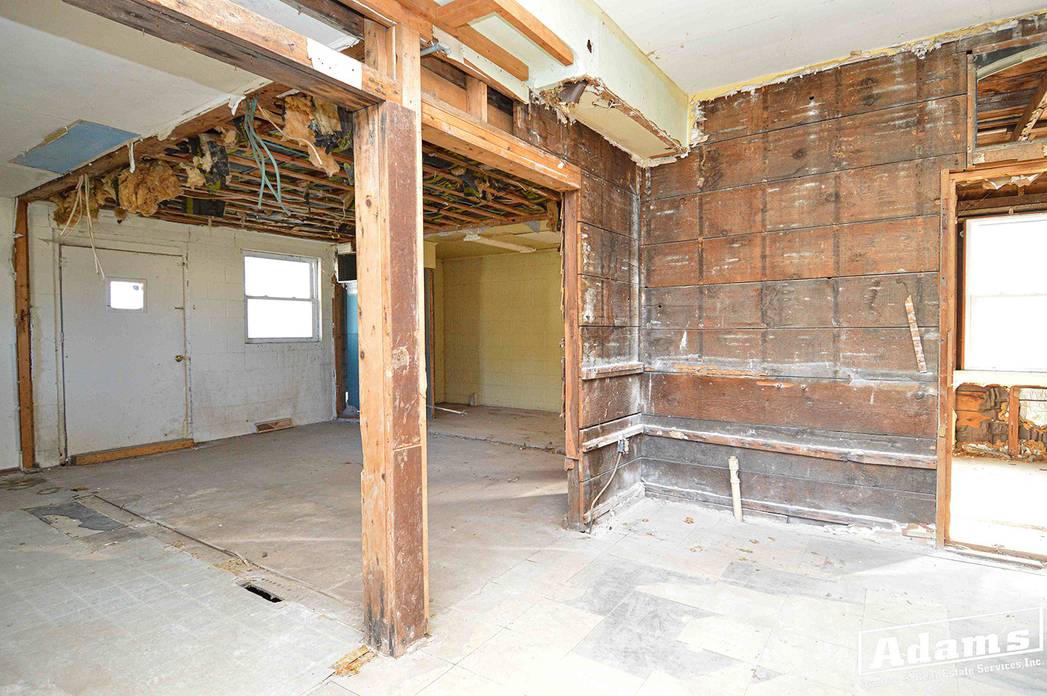 312 E Church St-14