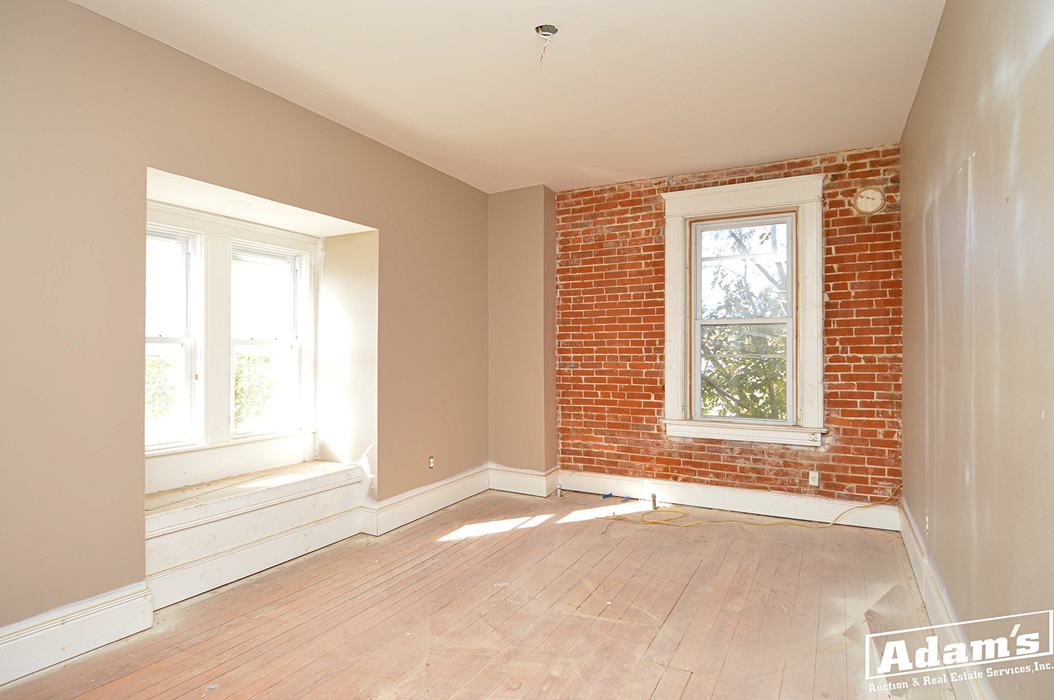 312 E Church St-20