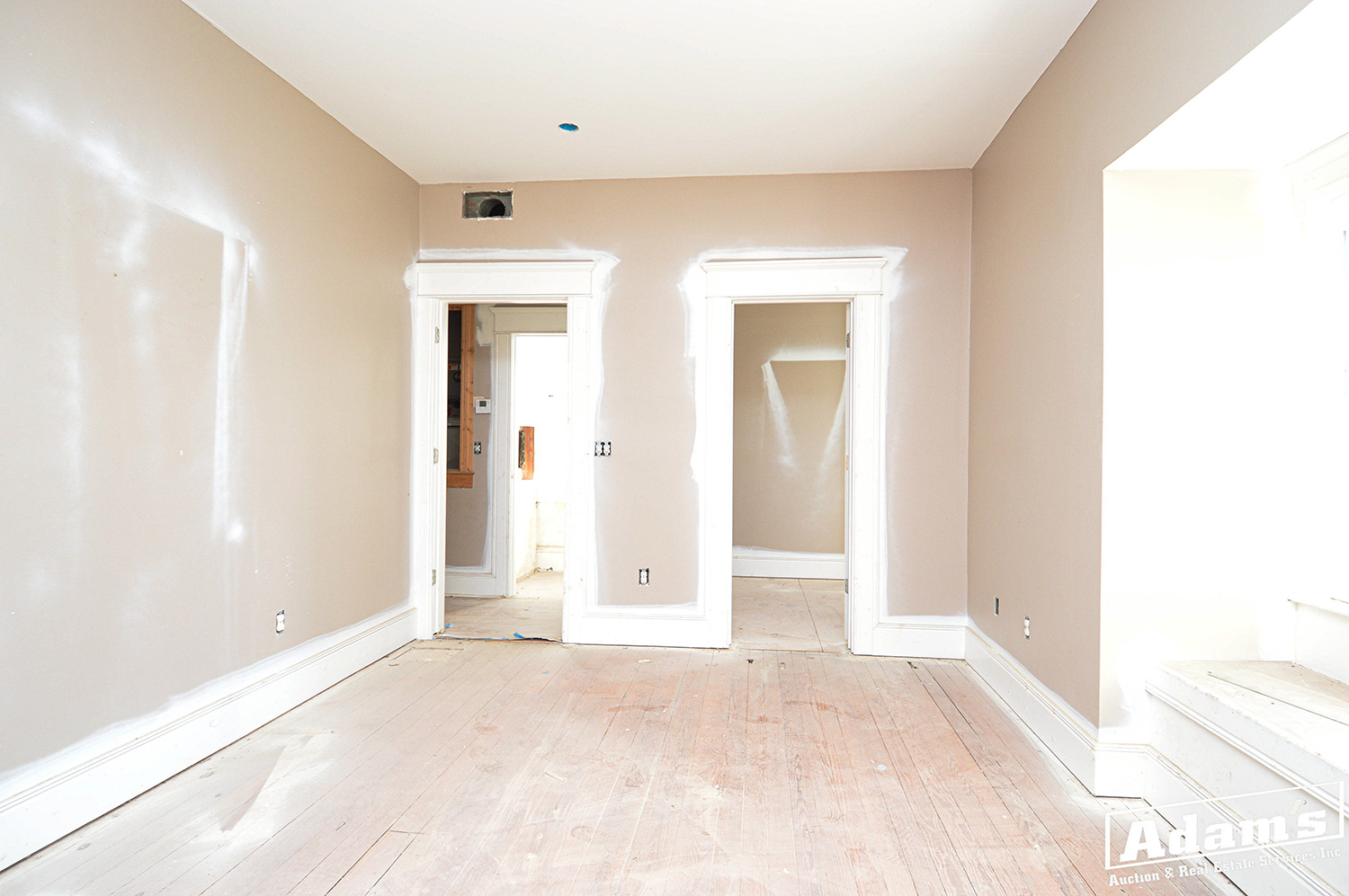 312 E Church St-21