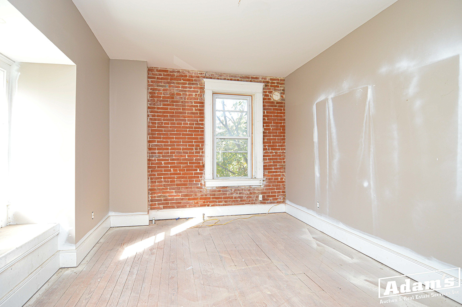 312 E Church St-23
