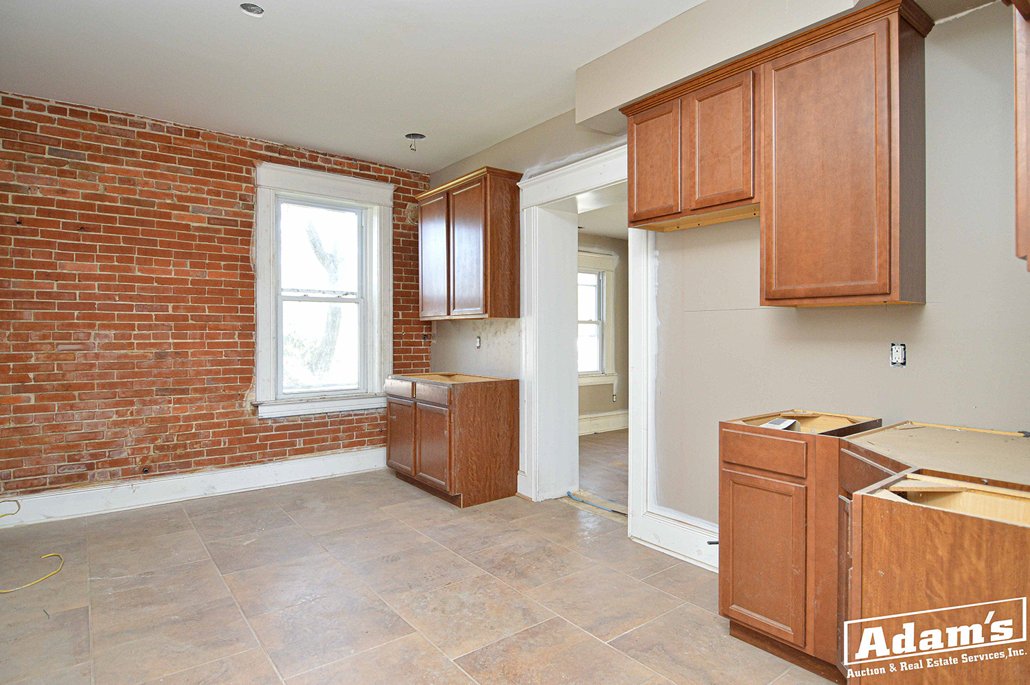 312 E Church St-25