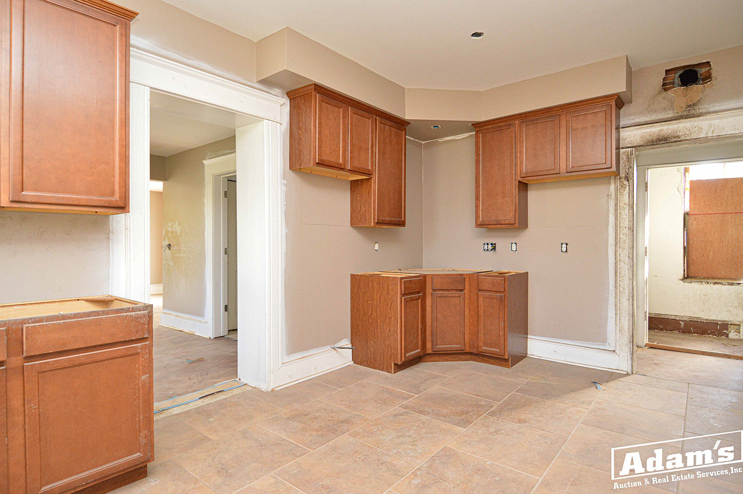 312 E Church St-26