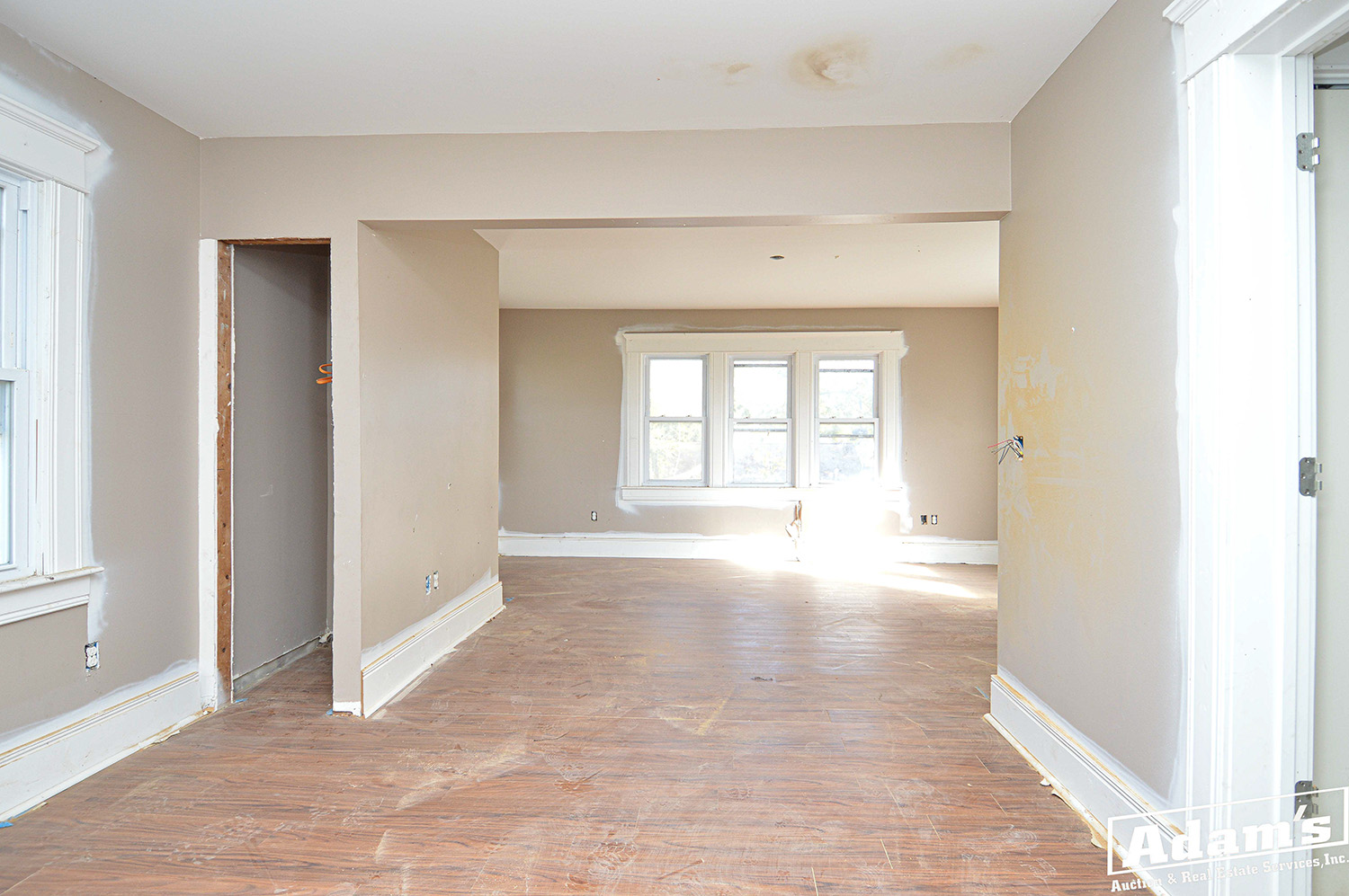 312 E Church St-27