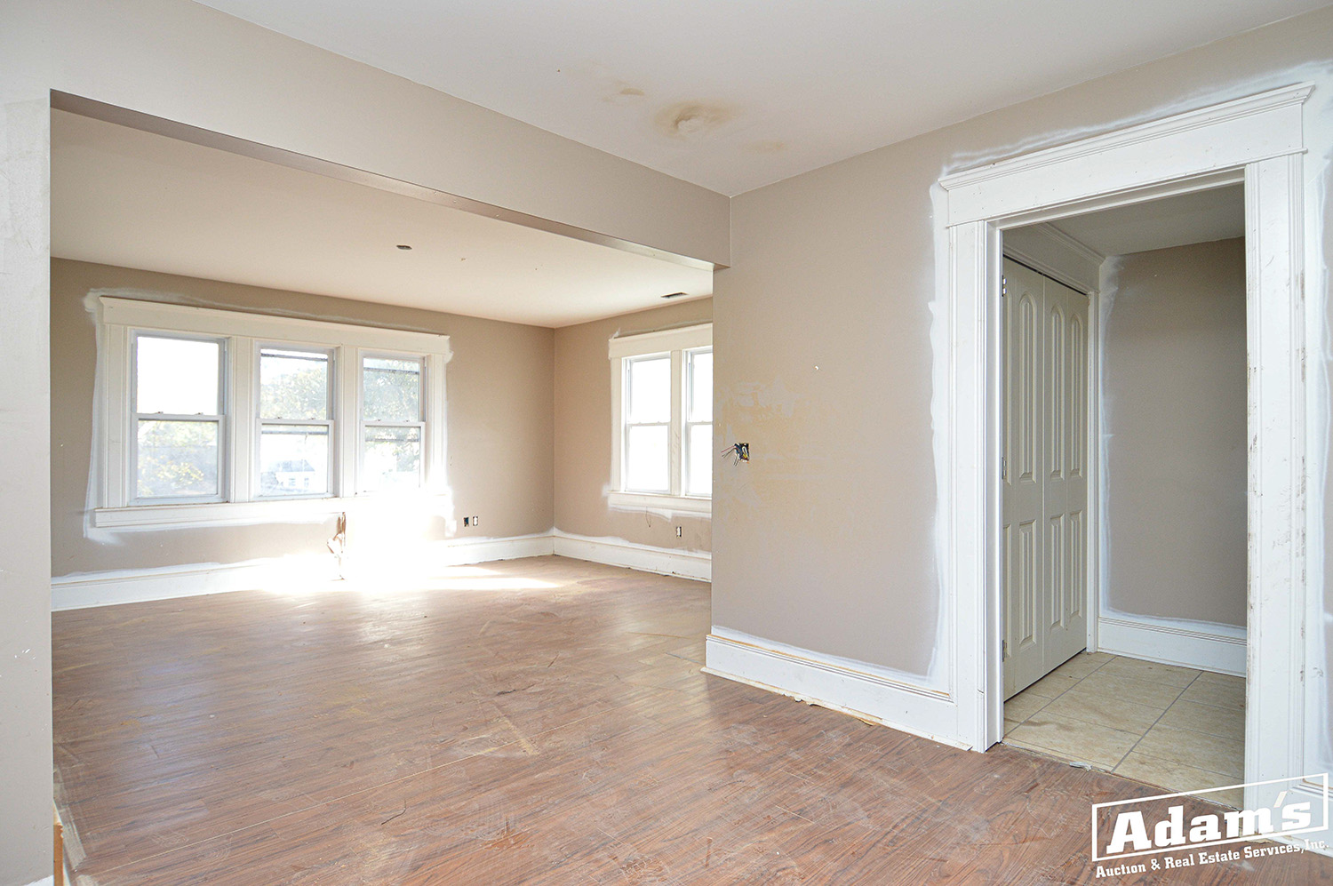 312 E Church St-28