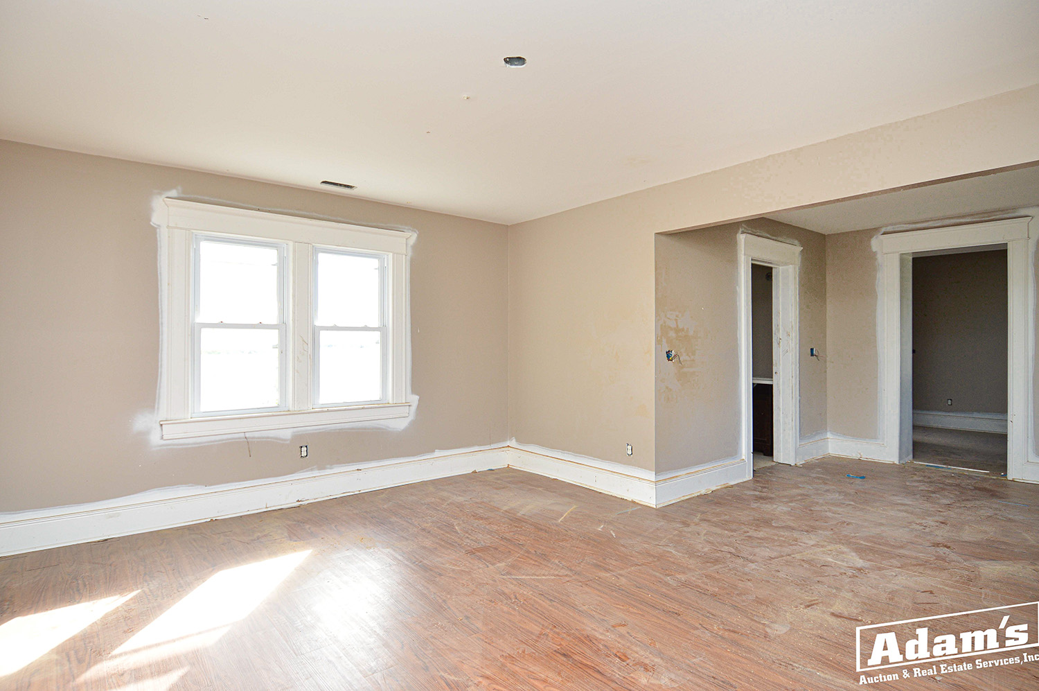312 E Church St-30
