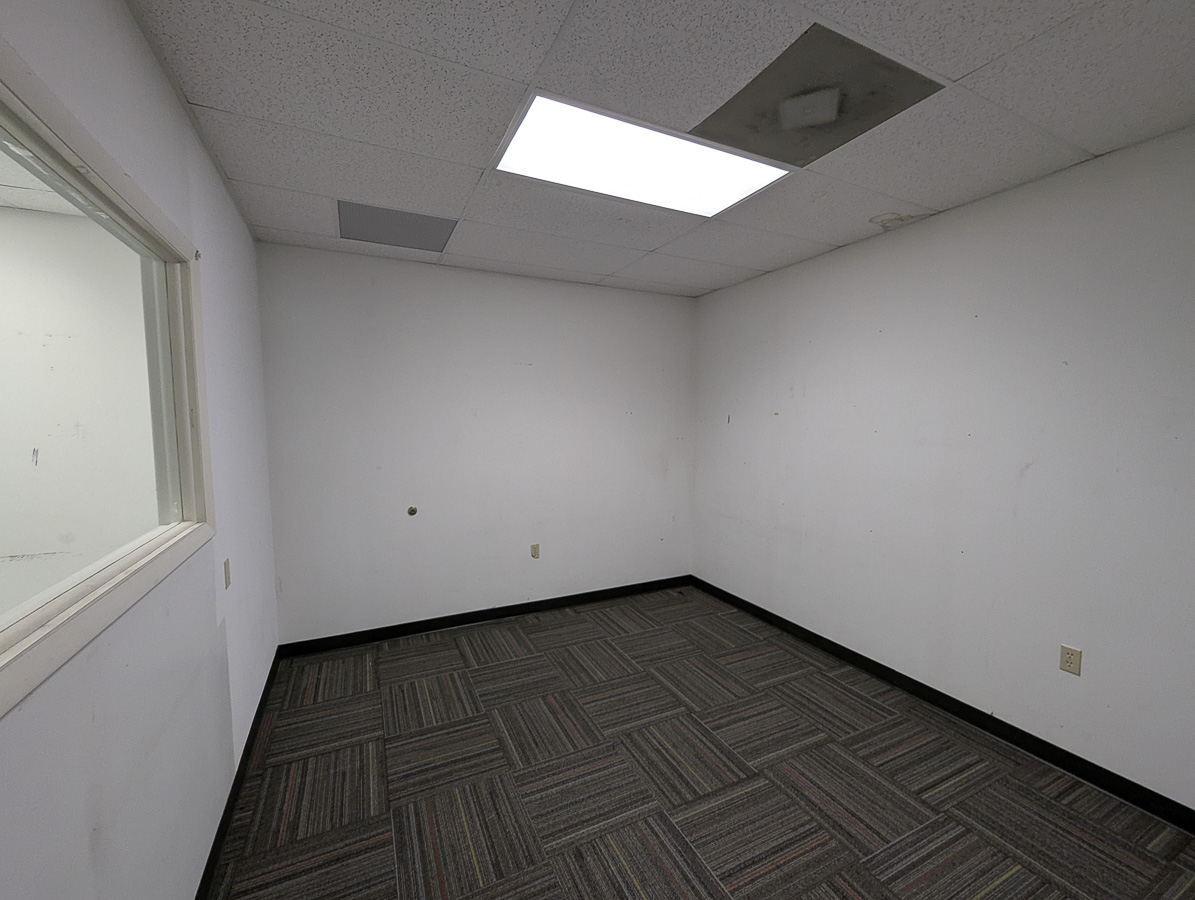 PXL_20250508_213206732