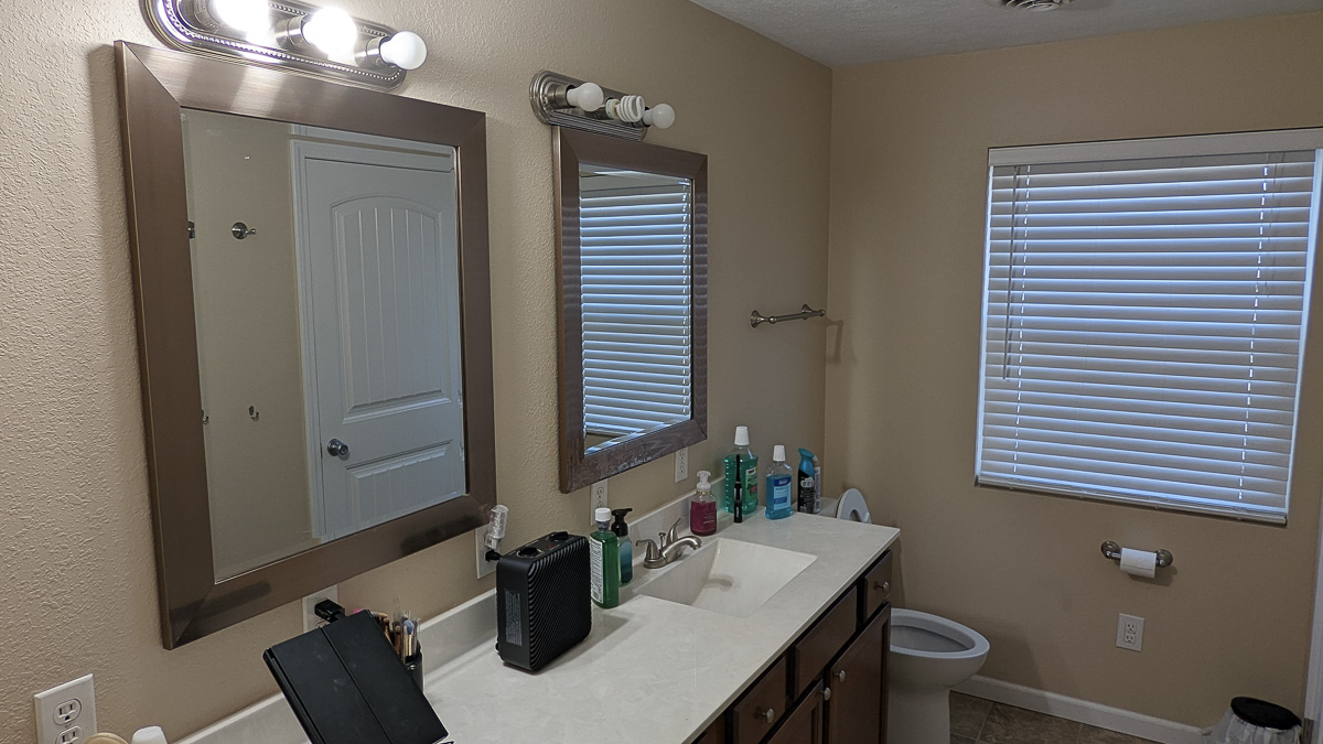 PXL_20221207_195943619