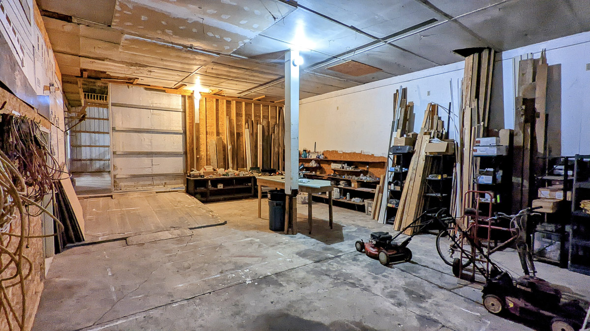 PXL_20221207_204459701_2