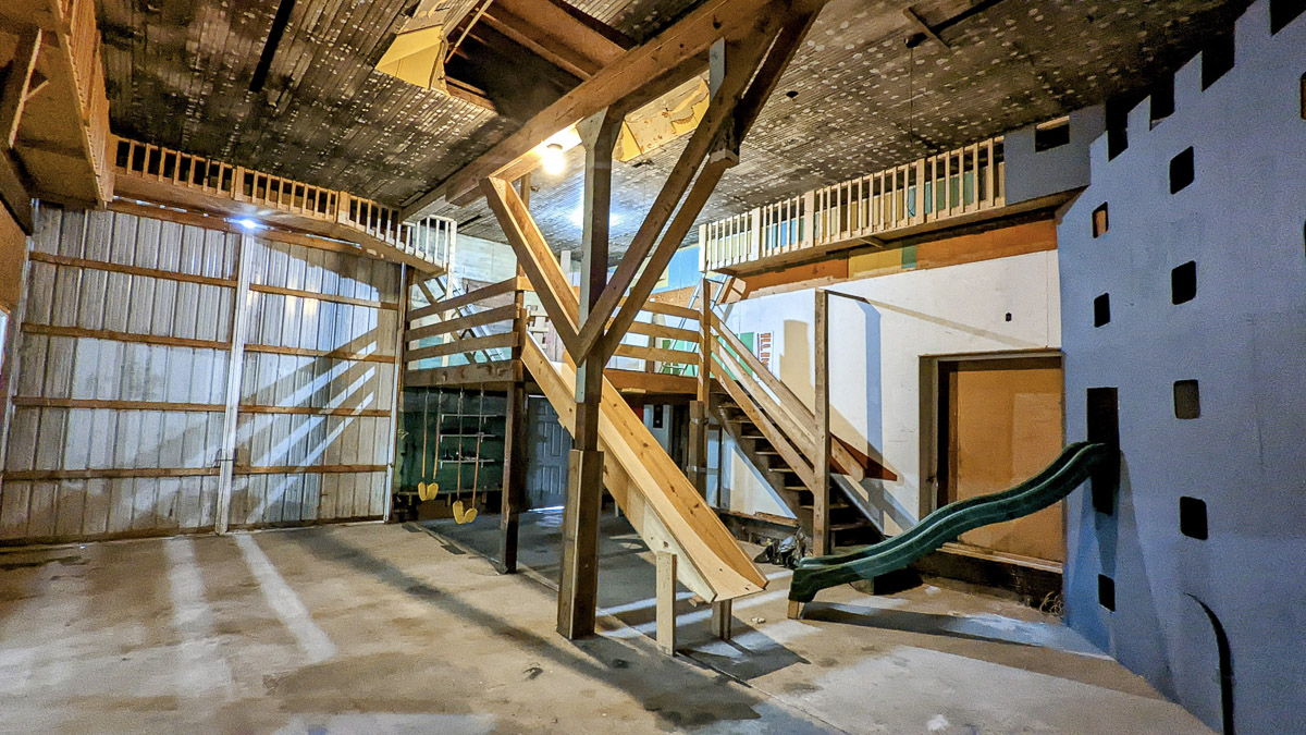 PXL_20221207_204531008_2